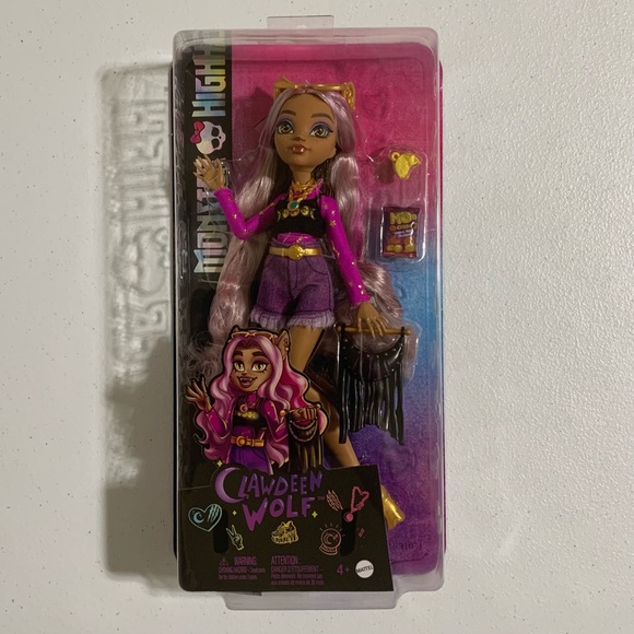 Monster High®: Clawdeen Wolf™ Day Out Doll with Accessories-New - Picture 5 of 9